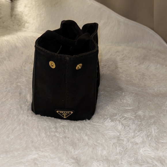 Authentic Prada small tote - Picture 4 of 11